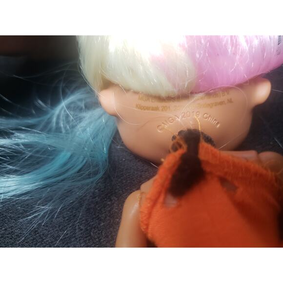 MGA Entertainment LOL Lady Diva, Winter Chill Icy Gurl Candylicious Fashion Doll - Picture 4 of 7